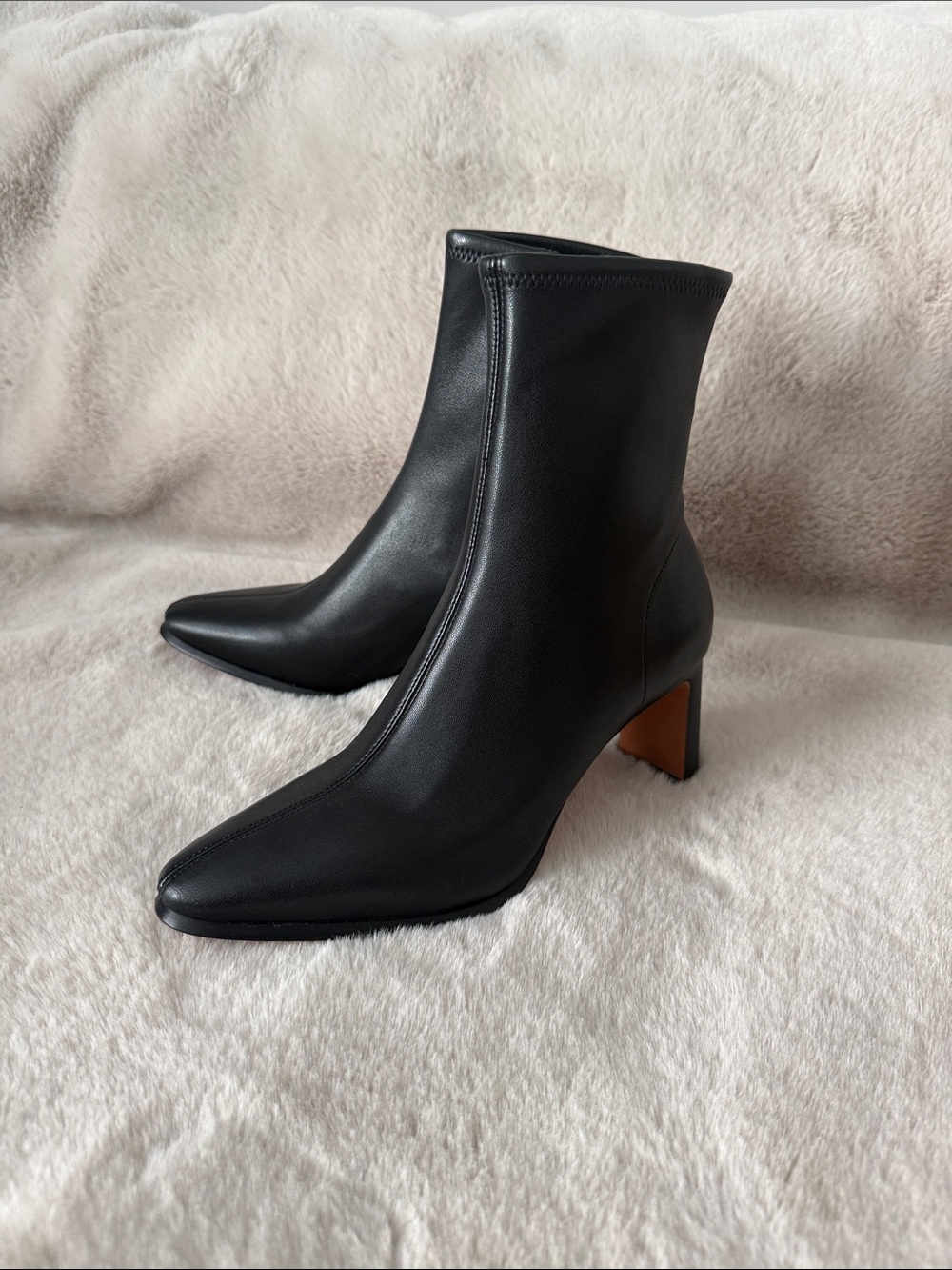 Vince Brock Black Pointed Toe Leather Ankle Boots - Picture 8 of 13